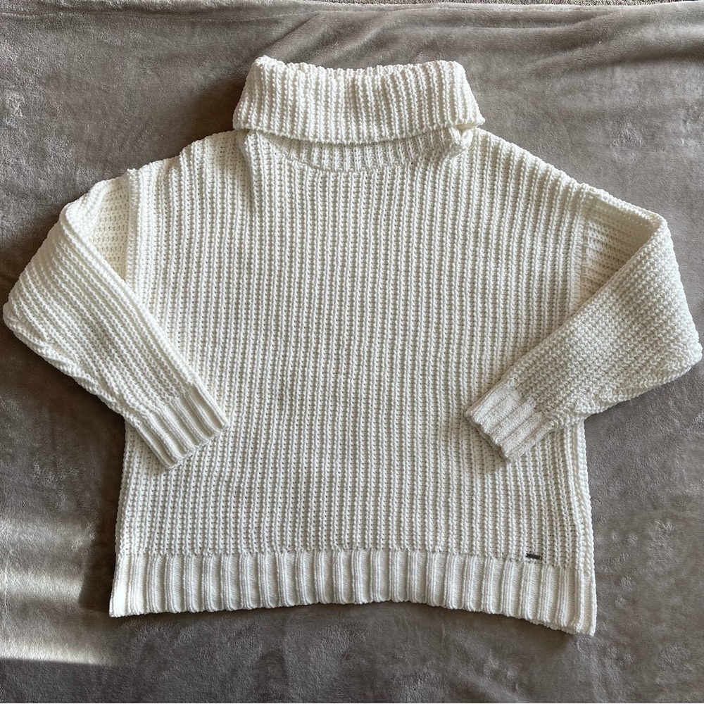 Women’s Medium White Chunky Knit Sweater